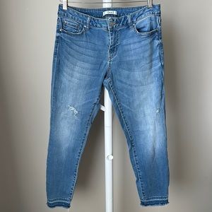 Dex Distressed Denim Capri’s Size 31